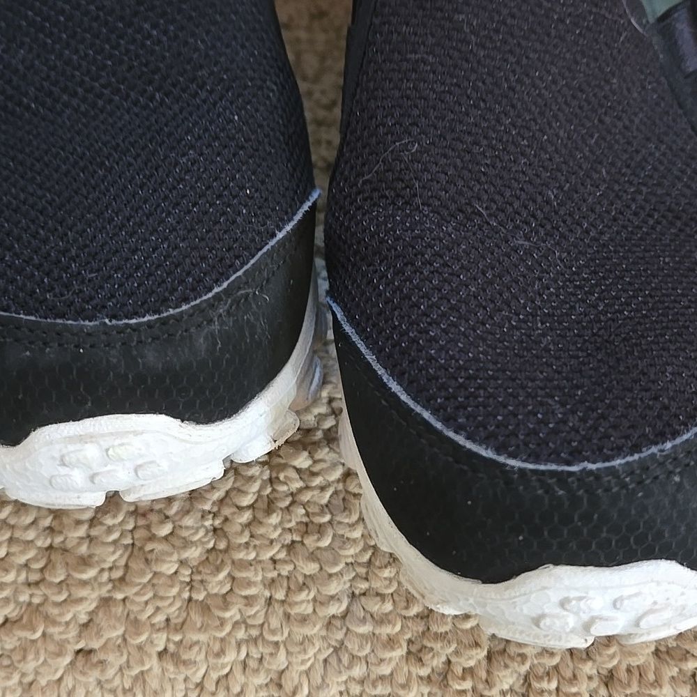 Skechers Black Slip-On Shoes Size 7 Womens - Picture 12 of 15